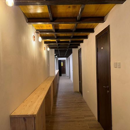 Dragon'S Den Hostel バルザン エクステリア 写真